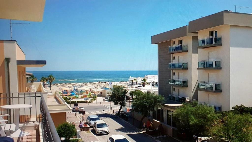 Hotel Baltic Misano Adriatico Εξωτερικό φωτογραφία